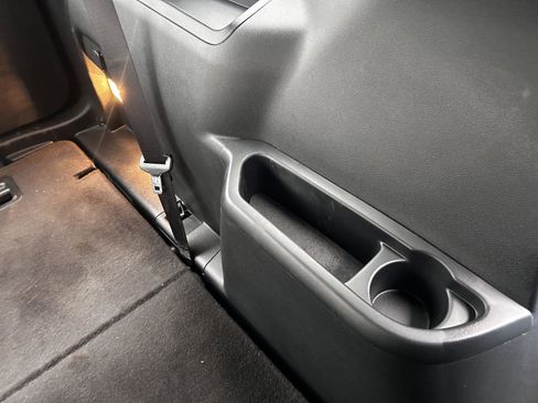 Used 2019 Ford Explorer XLT image 15