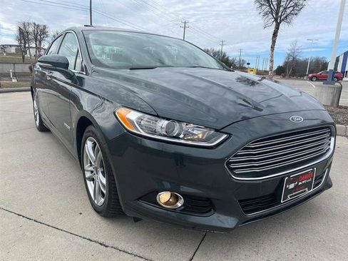 Used 2016 Ford Fusion Titanium image 9