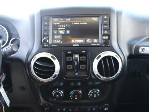 Used 2015 Jeep Wrangler Unlimited Sahara AWD/4WD image 20