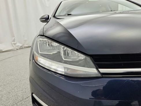 Used 2018 Volkswagen Golf SE image 39