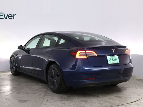 Used 2023 Tesla Model 3 Standard Range image 17
