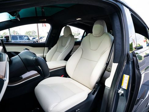 Used 2023 Tesla Model X AWD/4WD image 25