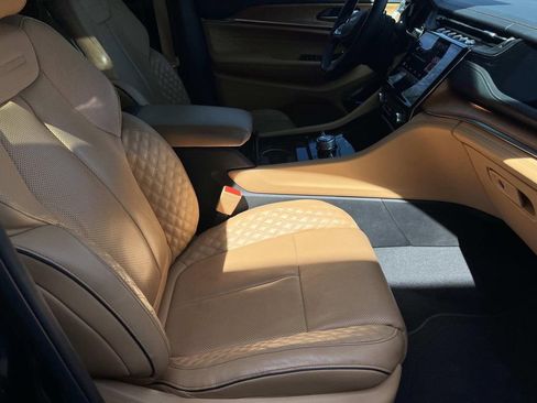 Used 2022 Jeep Grand Cherokee L Summit AWD/4WD image 24