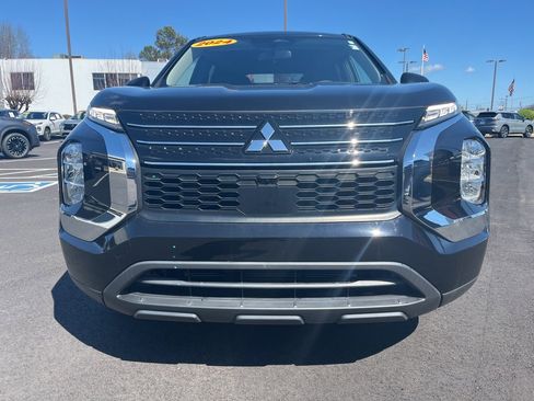 Used 2024 Mitsubishi Outlander ES image 9