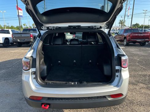 Used 2025 Jeep Compass Trailhawk AWD/4WD image 14
