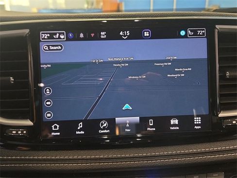 Used 2024 Chrysler Pacifica Limited w/ S Appearance Package image 18