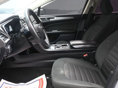 Used 2020 Ford Fusion SE image 13