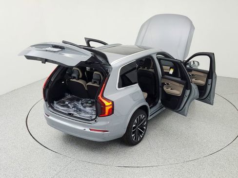 New 2025 Volvo XC90 T8 Core w/ Protection Package Premier image 16