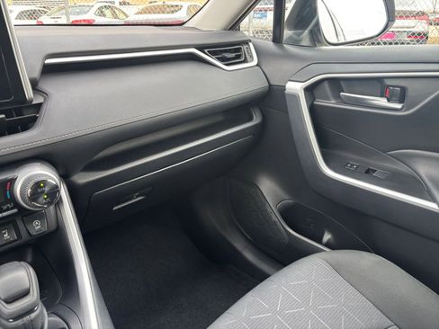 Used 2025 Toyota RAV4 XLE image 35