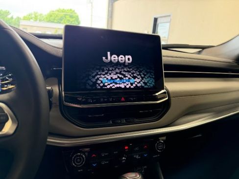 Used 2025 Jeep Compass Limited AWD/4WD image 14