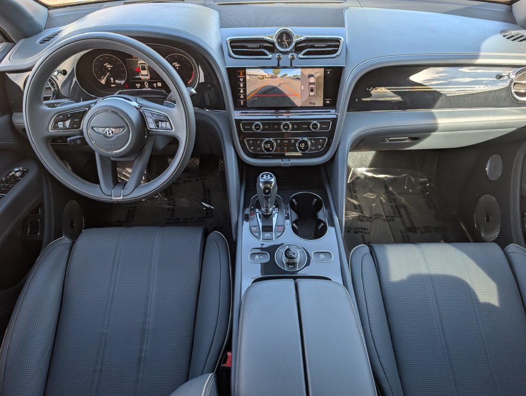 Used 2023 Bentley Bentayga Extended Wheelbase AWD/4WD image 29