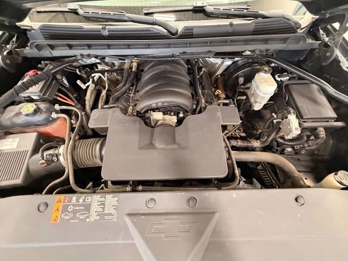 Used 2018 Chevrolet Silverado 1500 LT w/ All Star Edition image 43