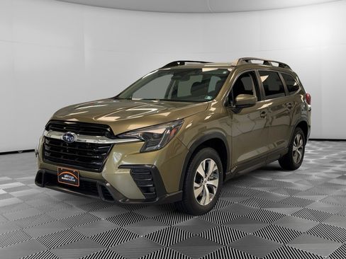 Used 2024 Subaru Ascent Premium w/ Convenience Package AWD/4WD image 4