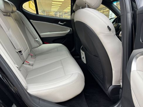 Used 2025 Genesis G70 2.5T image 39