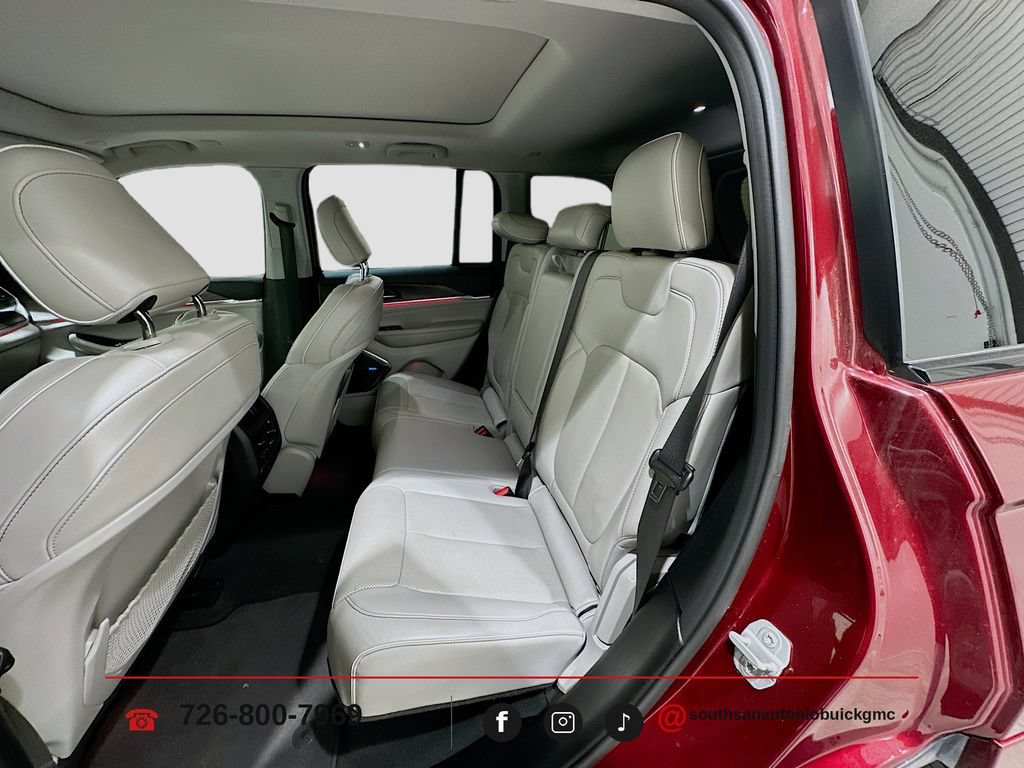 Used 2022 Jeep Grand Cherokee Overland RWD image 25
