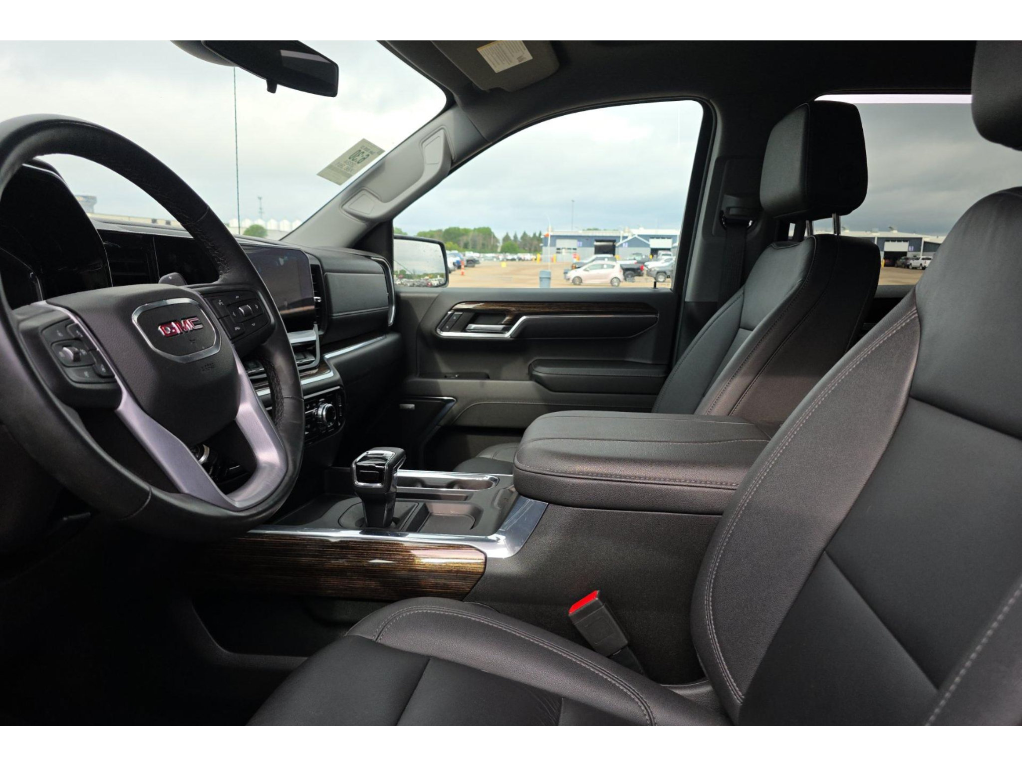 Used 2024 GMC Sierra 1500 Elevation w/ Elevation Premium Package AWD/4WD image 5
