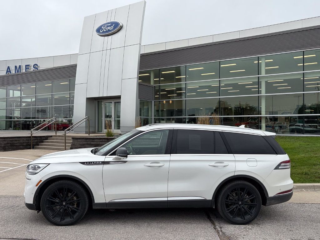 Used 2020 Lincoln Aviator Reserve w/ Equipment Group 202A AWD/4WD image 3