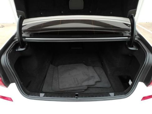 Used 2019 BMW 750i w/ Executive Package RWD image 29