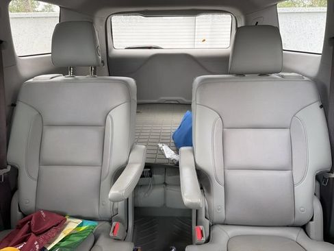 Used 2019 GMC Acadia SLT FWD image 4