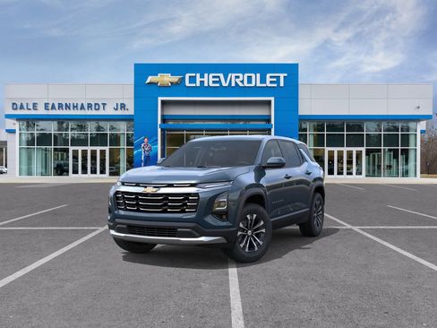 Used 2026 Chevrolet Equinox LT w/ Safety and Technology Package FWD image 10