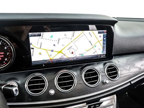 Used 2017 Mercedes-Benz E 300 image 20