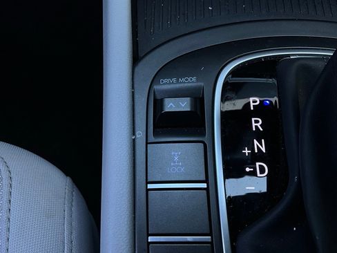 Used 2025 Hyundai Kona SEL image 24