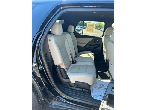 Used 2022 Chevrolet Traverse LS image 24
