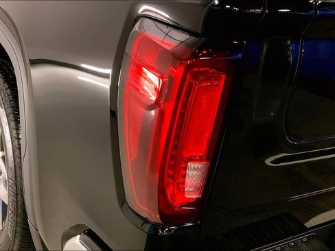 Used 2023 GMC Sierra 1500 SLT w/ SLT Premium Plus Package image 28