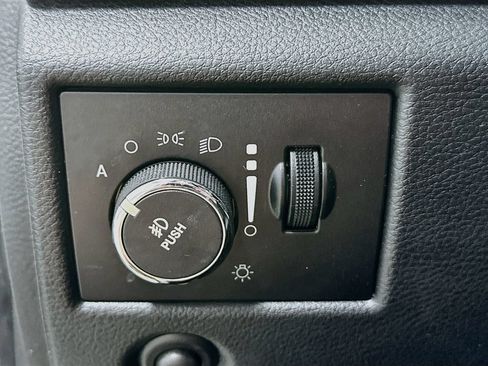 Used 2011 Jeep Grand Cherokee Limited AWD/4WD image 12