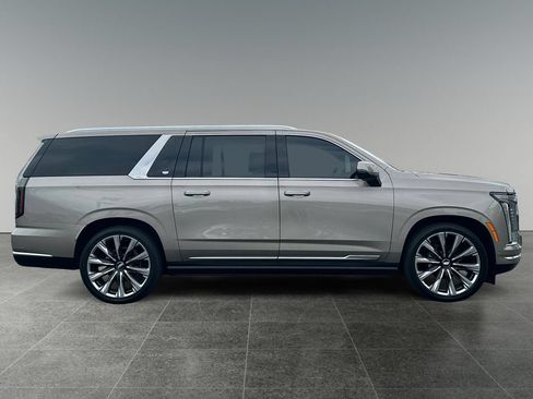 Certified 2025 Cadillac Escalade ESV Premium Luxury Platinum AWD/4WD image 6