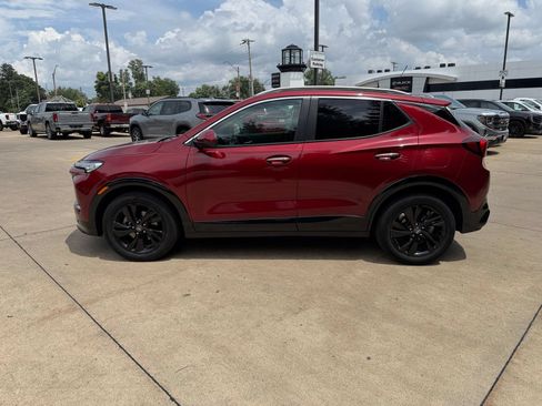 Used 2024 Buick Encore GX Sport Touring FWD image 8