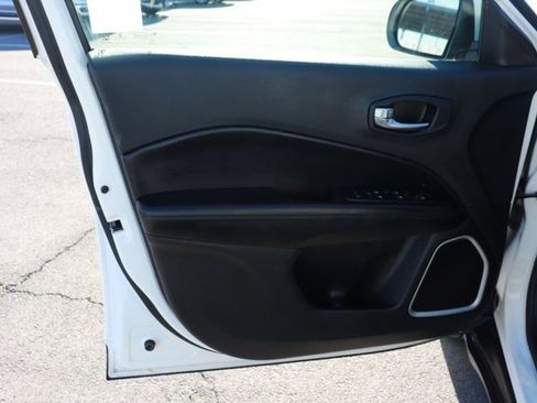 Used 2019 Jeep Compass Altitude image 8