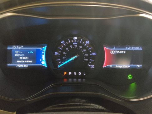 Used 2020 Ford Fusion SE image 23