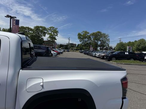 Used 2019 Toyota Tacoma TRD Pro AWD/4WD image 12