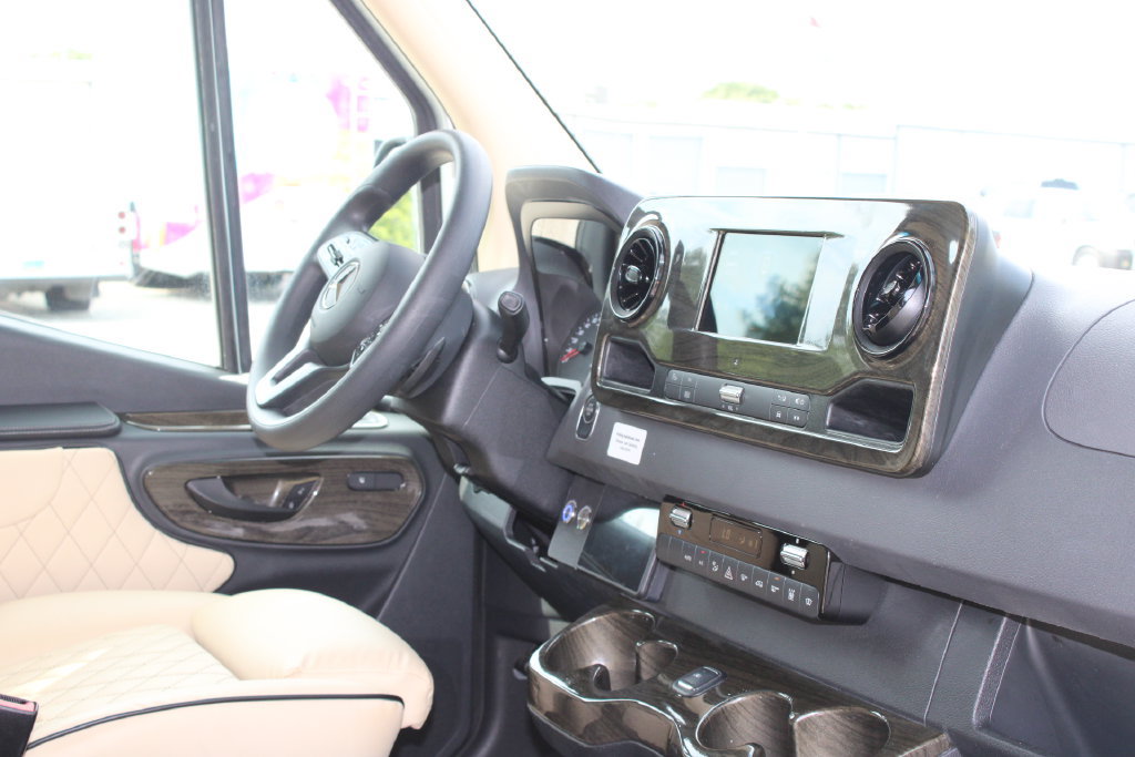 Used 2021 Mercedes-Benz Sprinter 3500 image 24