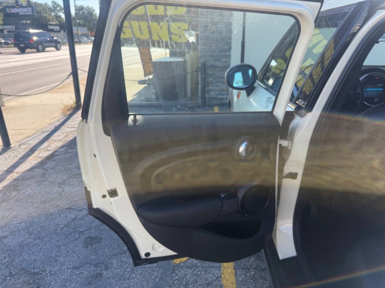Used 2019 MINI Cooper 4-Door Hardtop FWD image 15