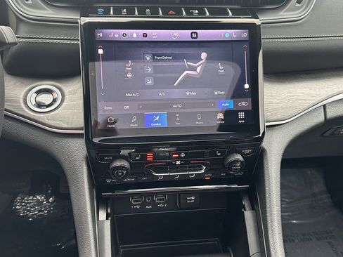 Used 2024 Jeep Grand Cherokee Limited 4xe image 31