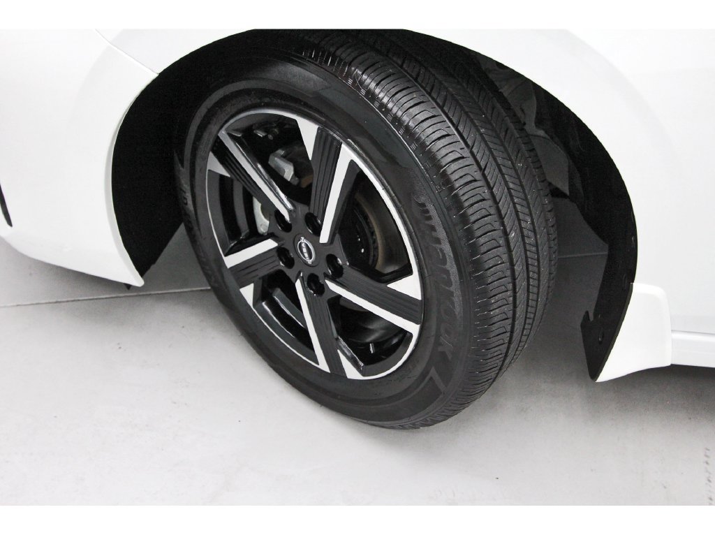Certified 2025 Nissan Sentra SV FWD image 28