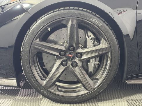 Used 2023 Chevrolet Corvette Z06 RWD image 9
