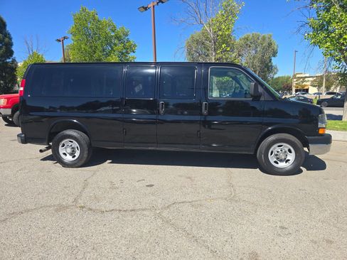 Used 2008 Chevrolet Express 3500 Extended Passenger w/ LT Preferred Equipment Group RWD image 4