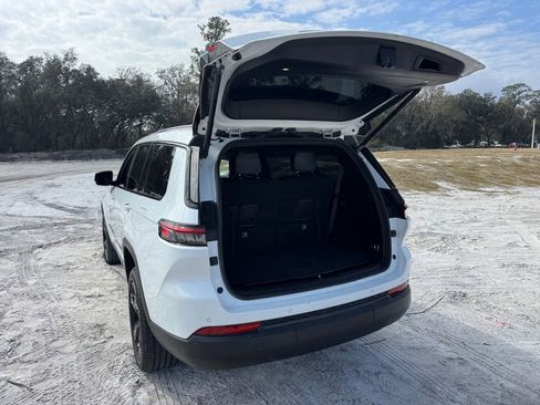 Used 2024 Jeep Grand Cherokee L Altitude image 26