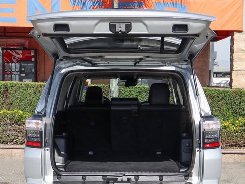 Used 2022 Toyota 4Runner TRD Off-Road Premium AWD/4WD image 8