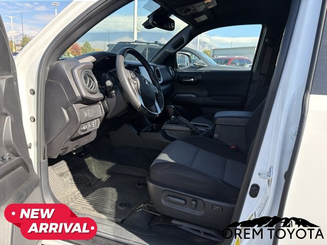 Used 2023 Toyota Tacoma TRD Off-Road w/ Technology Package AWD/4WD image 10