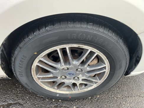 Used 2010 Ford Focus SE image 14