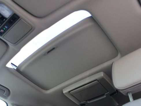 Used 2023 Honda Odyssey Elite image 32