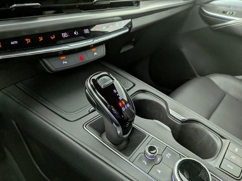 Used 2025 Cadillac XT4 Premium Luxury FWD image 18