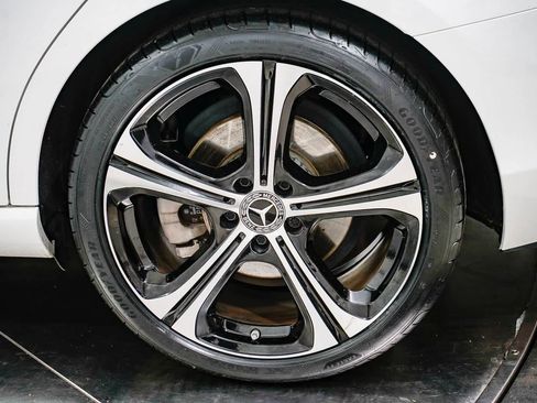 Used 2023 Mercedes-Benz C 300 Sedan image 10