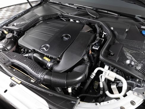 Used 2019 Mercedes-Benz C 300 Sedan w/ Premium Package image 43