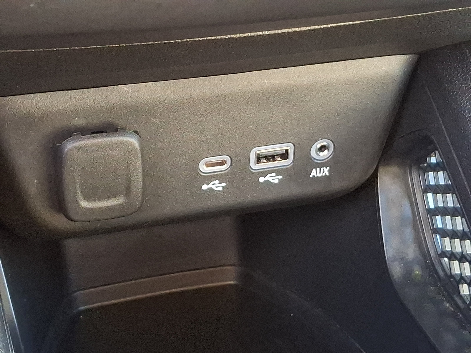Used 2023 Chevrolet TrailBlazer LT FWD image 27