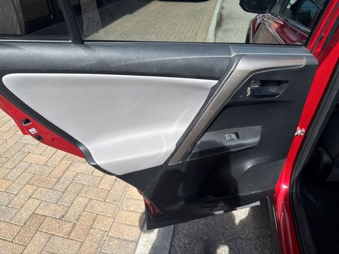 Used 2014 Toyota RAV4 Limited w/ Technology Package FWD image 19